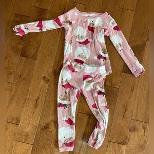 ✨3 for $15✨ Carters 24M Christmas PJ’s